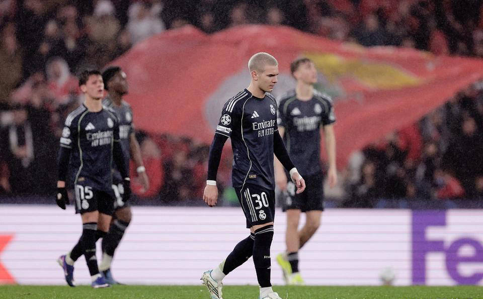 皇马2-4惨败本菲卡，跌至第9无缘直通16强：附加赛或再遇曼城